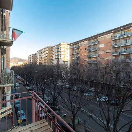 Borgo Filadelfia Functional Apartment